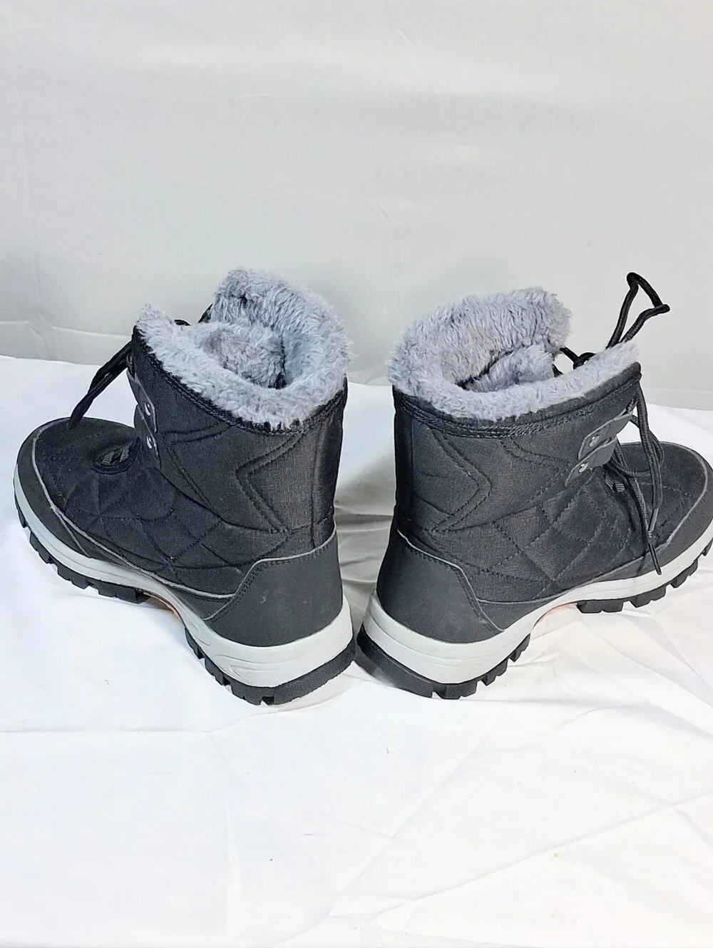 Women's Size 6/37 Mifawa Faux Fur Deep Tread Like New Snow Boots